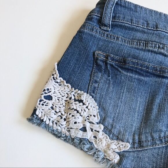 Celebrity Pink Jeans Lace Trim Bohemian Denim Shorts Blue Sz 1 - Picture 5 of 10